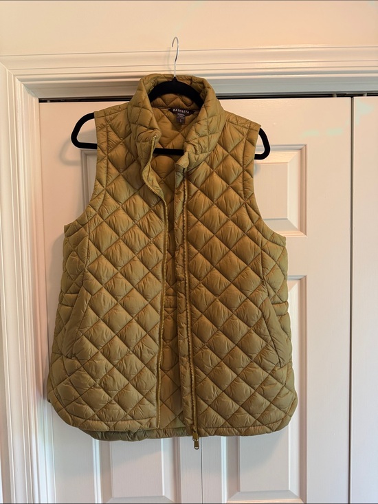 Athleta Jackets & Blazers - Athleta Quilted Olive Green whisper Vest